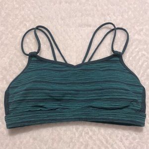 Lululemon free 2 be sports bra - size 4